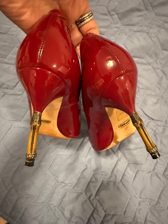 Gucci Red Patent Leather Pointed Pumps with Gold Accent Heel